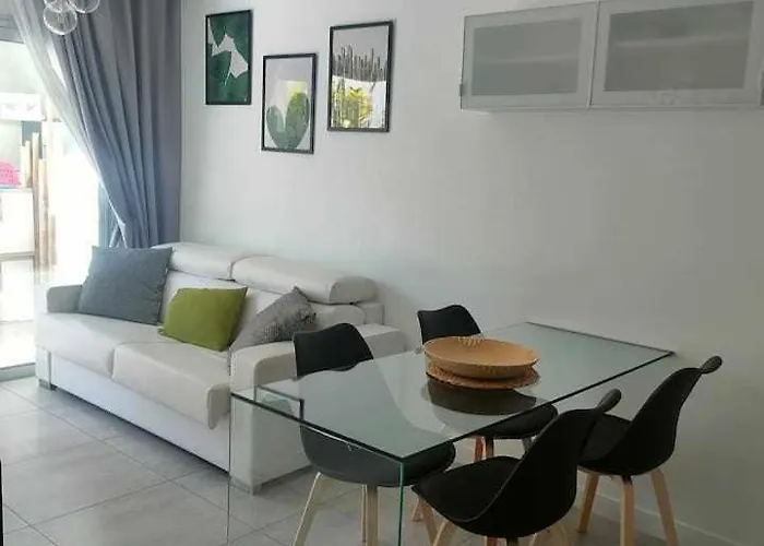 Ocean Sunset Bristol アパート